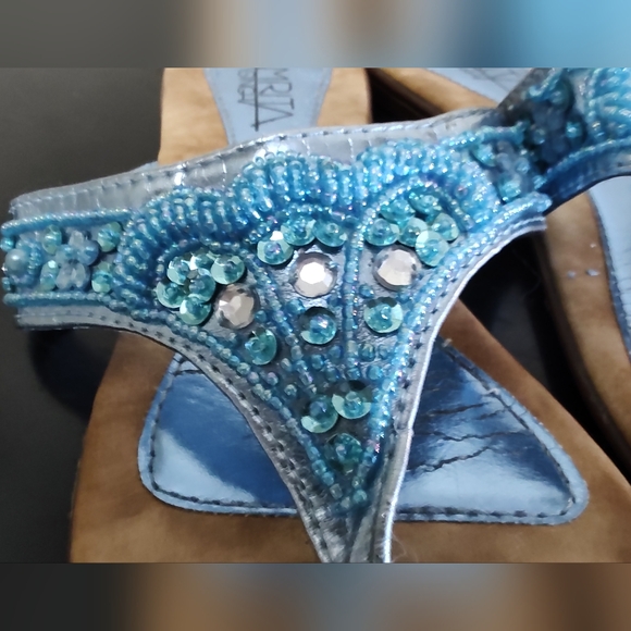 Amrita Singh bejeweled beaded thong sandals - Picture 3 of 7